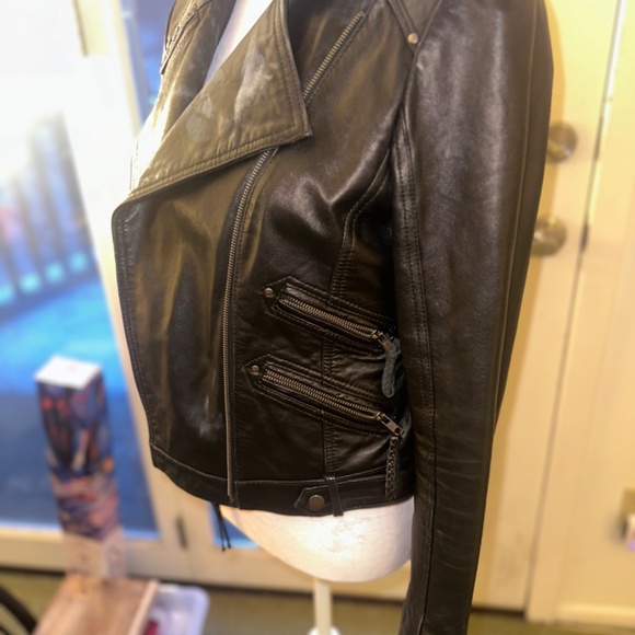 Leather jacket - Picture 4 of 5